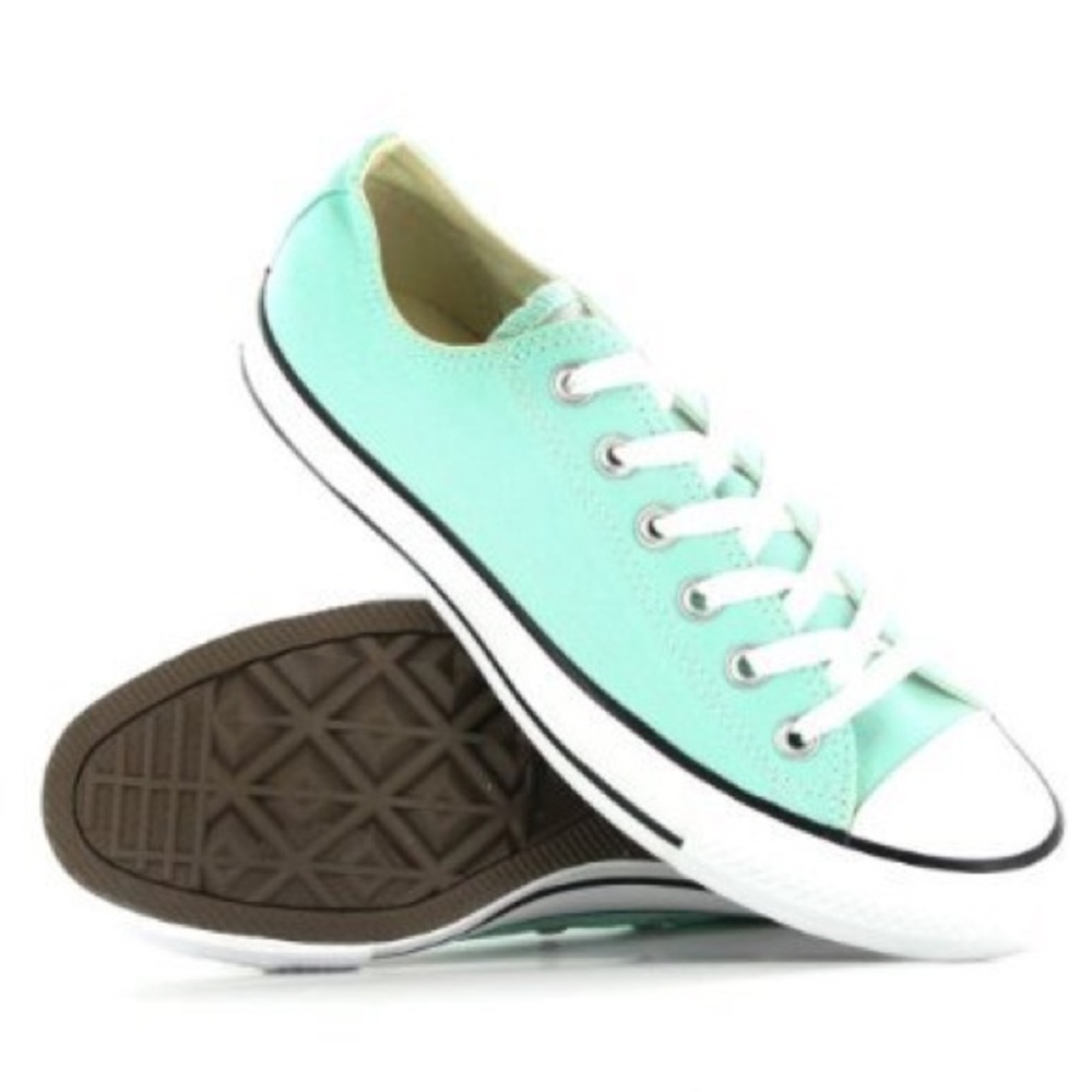 Great condition fun color low tops!