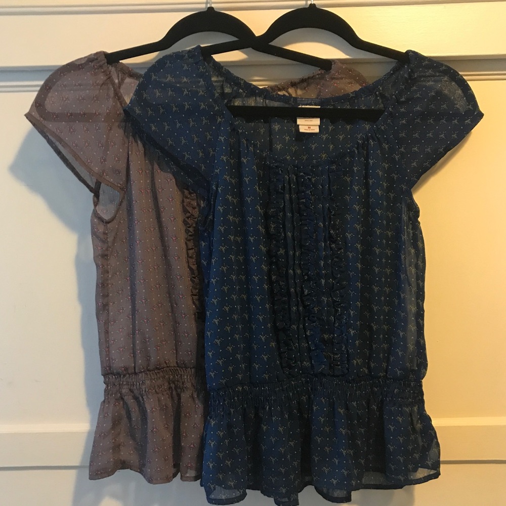 Bundle!! 2 Mossimo tops!