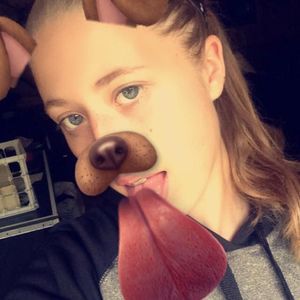 Meet your Posher, Caitlin