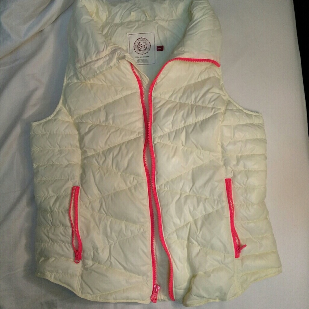 Kohl's SO white puffer vest