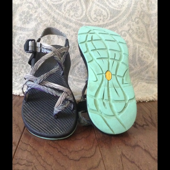 CHACOS! Women's size 9 // very cute straps - Picture 1 of 4