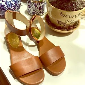 MK Brown sandals with gold zipper❤️👍
