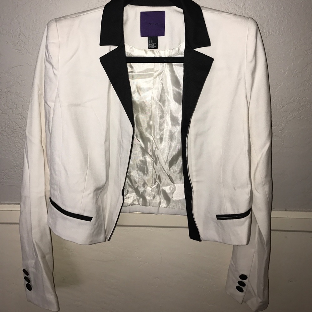 Black and white cropped blazer