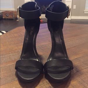 Black heels size 6.5