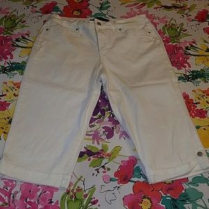 White Denim Capris Gloria Vanderbilt
