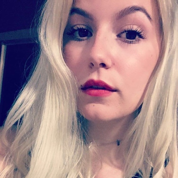 Meet your Posher, Destiny - Picture 2 of 4