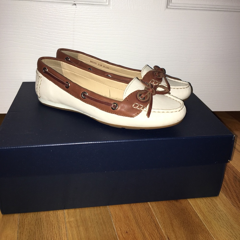 Adorable Cole Haan loafers