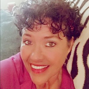 Meet your Posher, Debra