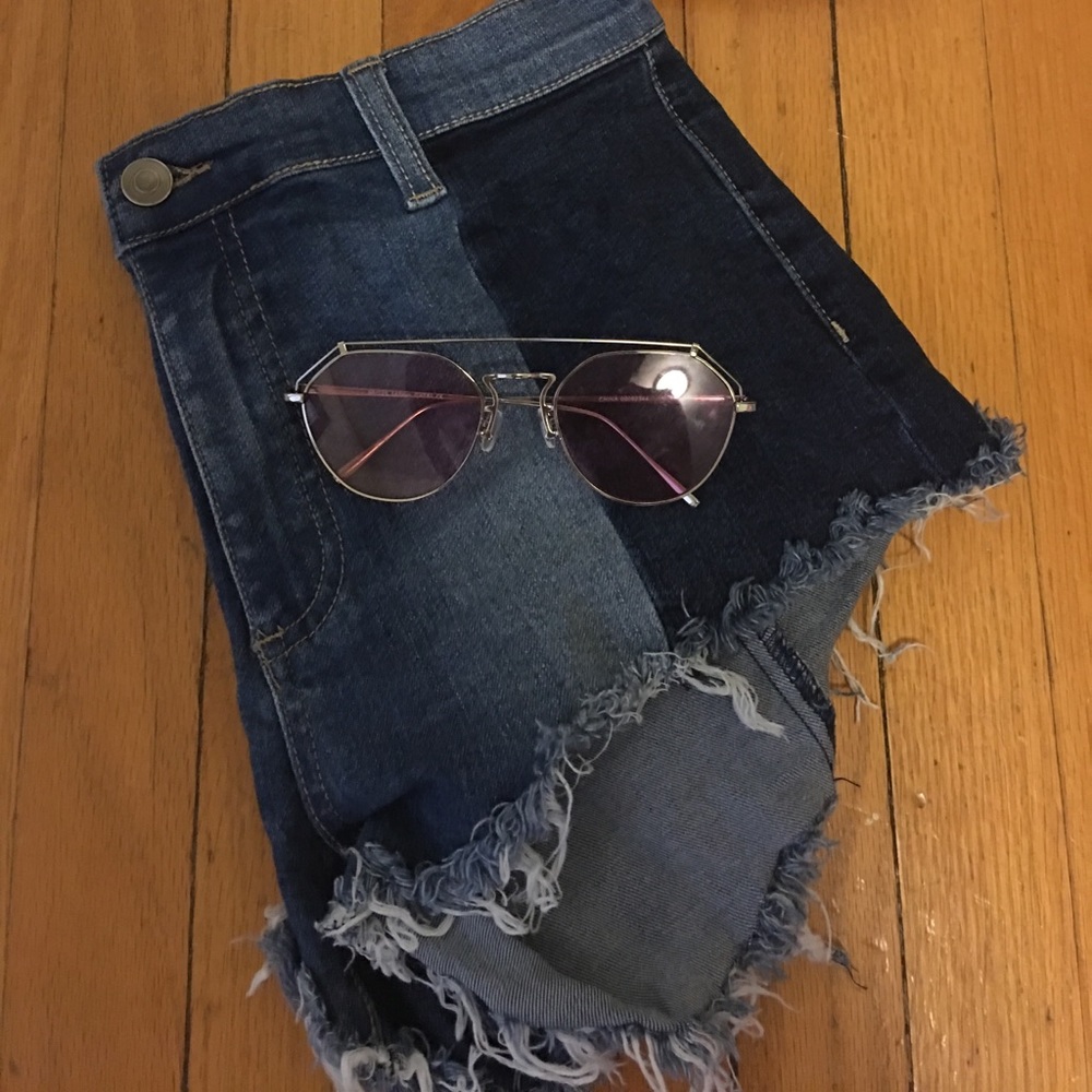 Never worn forever21 daisy duke shorts