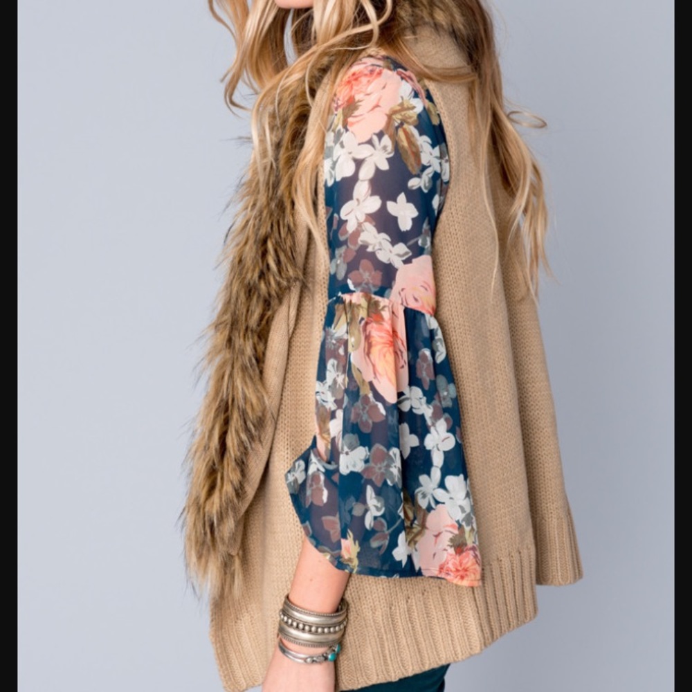 Show me your Mumu vest with fur collar - Picture 2 of 2