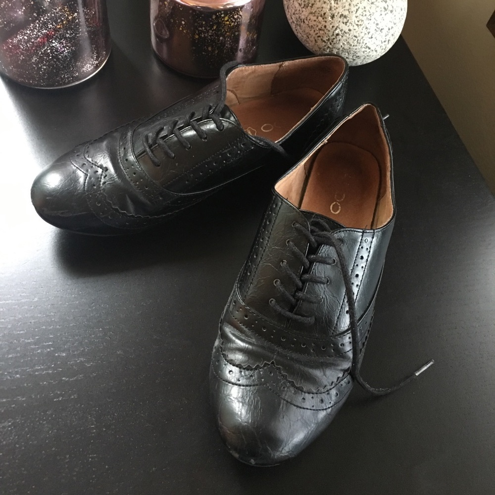 GENUINE LEATHER Black ALDO Oxford Flats