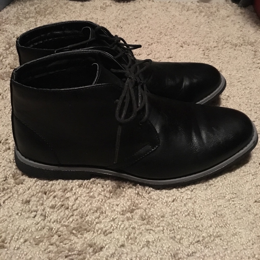 London Fog Black Chukka Boots