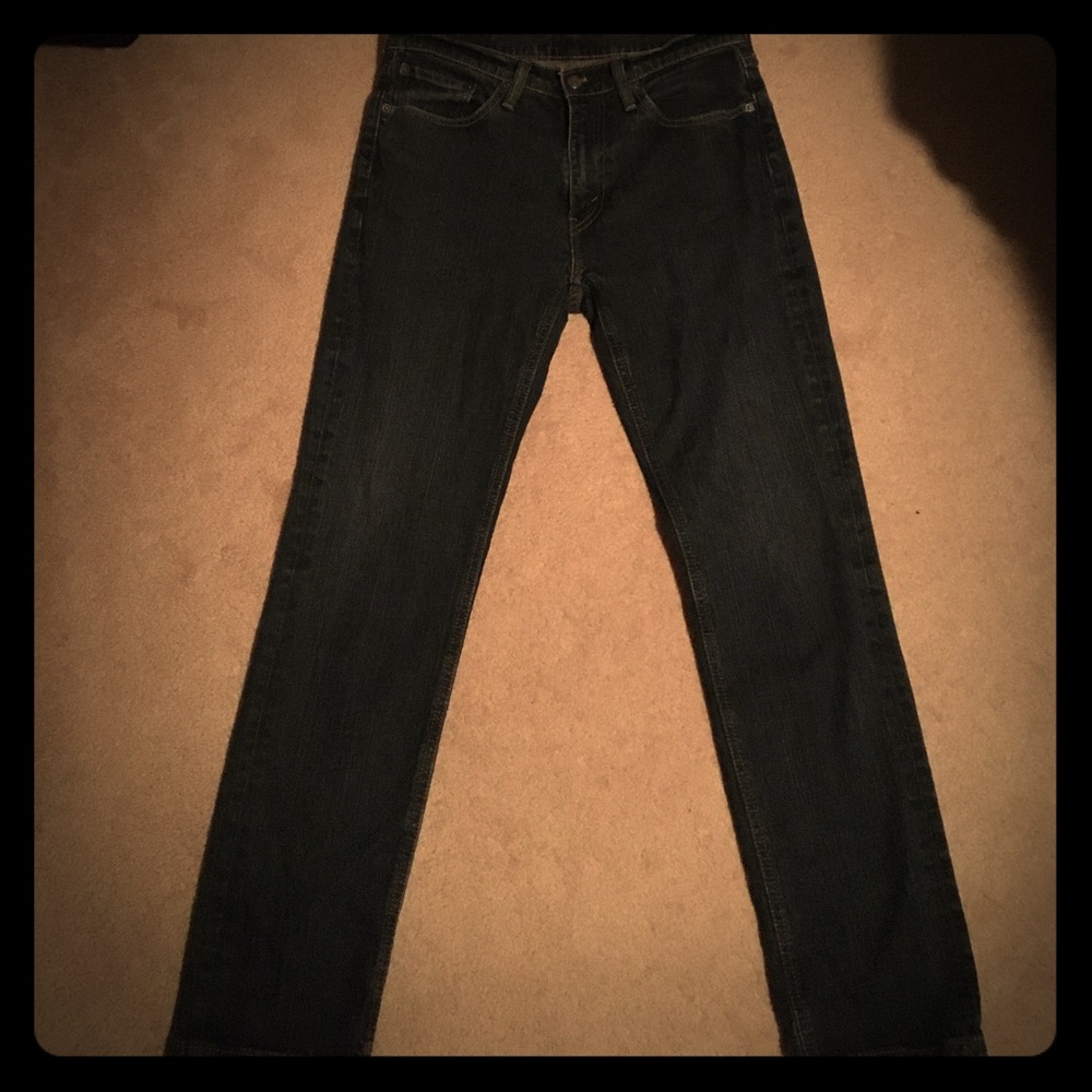 Levi's men's jeans darker blue 32 x 32