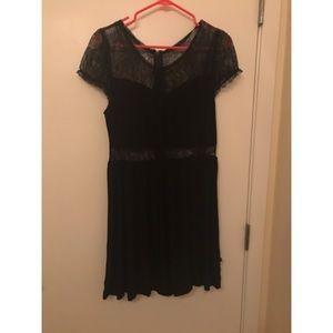 Short sleeve black dress