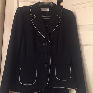 TAHARI Women's Suit