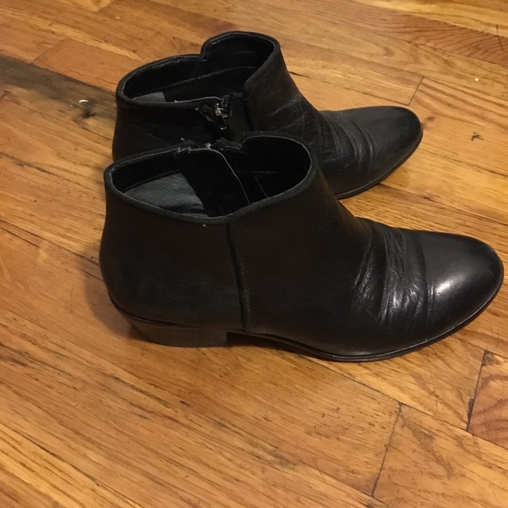 Sam Edelman Petty Chelsea Boots in Size 6.5