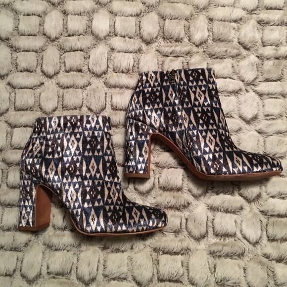 💧SOLD💧 Madewell Velvet Nealy Boots - Picture 6 of 8