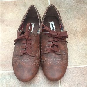 Classic Brown Oxford Shoes