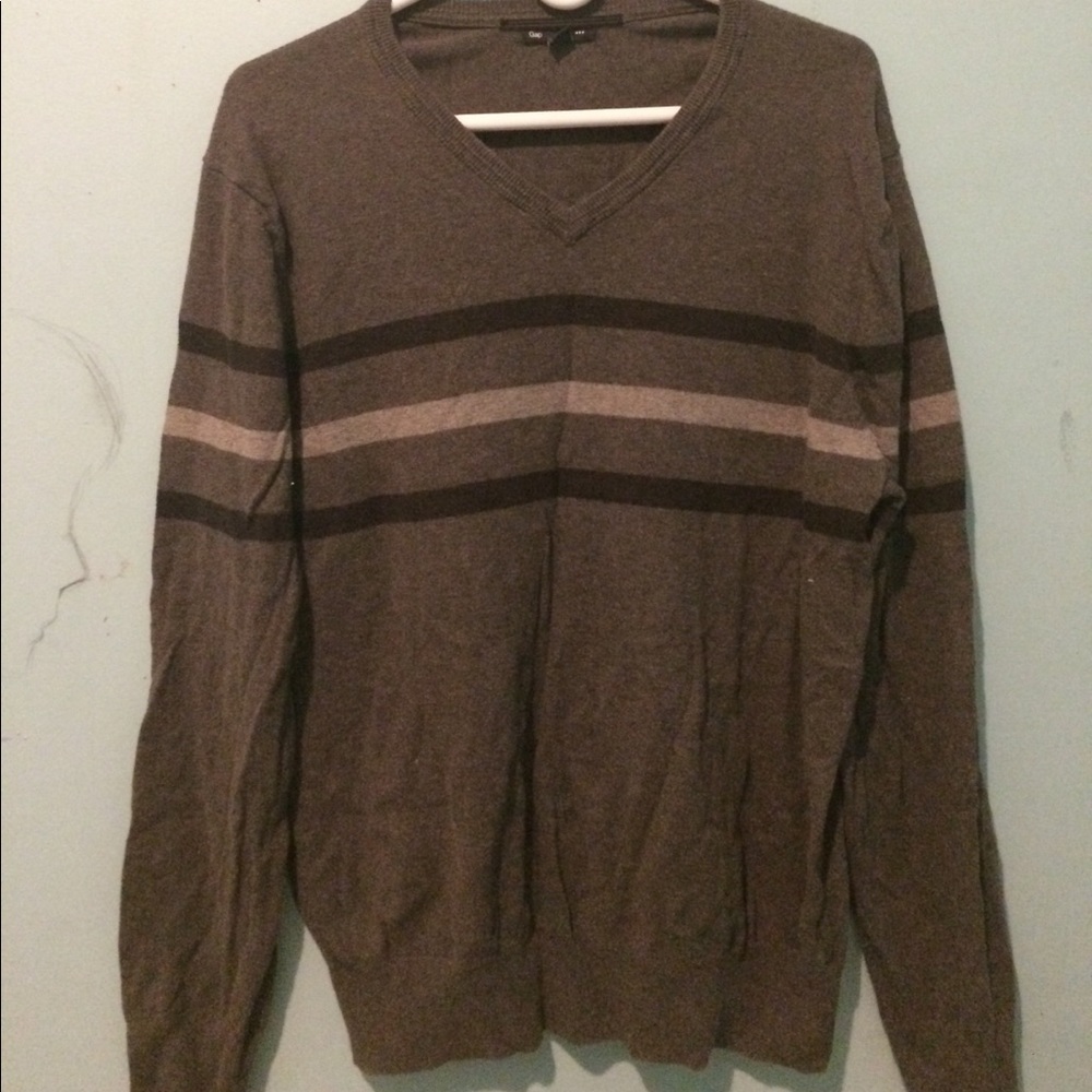 Gray striped gap men's sweater