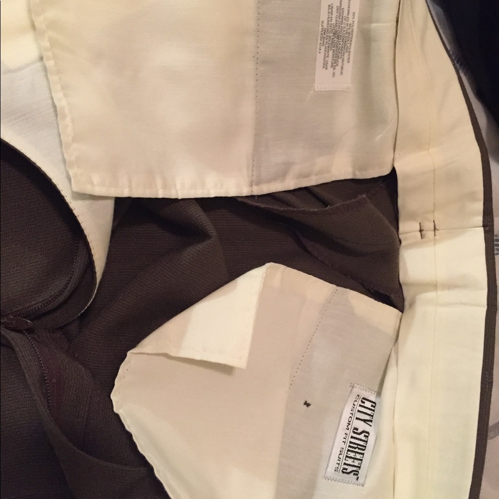 City Streets Men suit - Blazer 40R and pant 42R - Picture 5 of 5