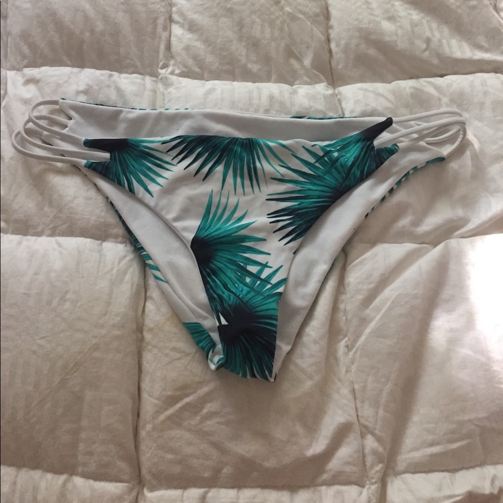 Leaf print seamless swim bottoms