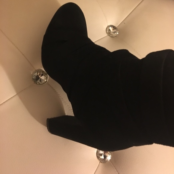Ankle boots with heel - Picture 2 of 3