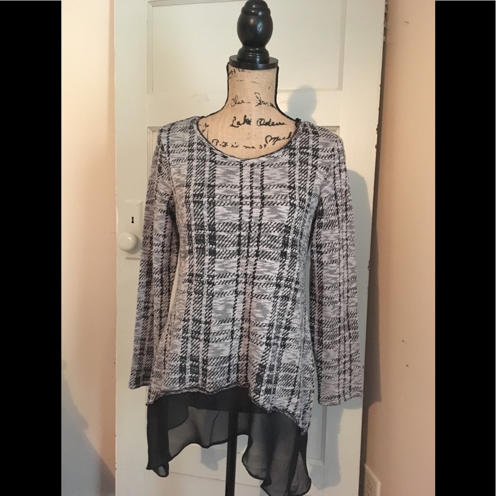 New for fall grey/black top