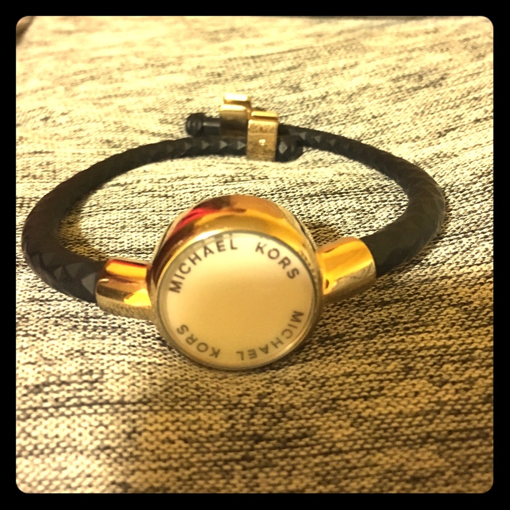 Activity tracker by MK.