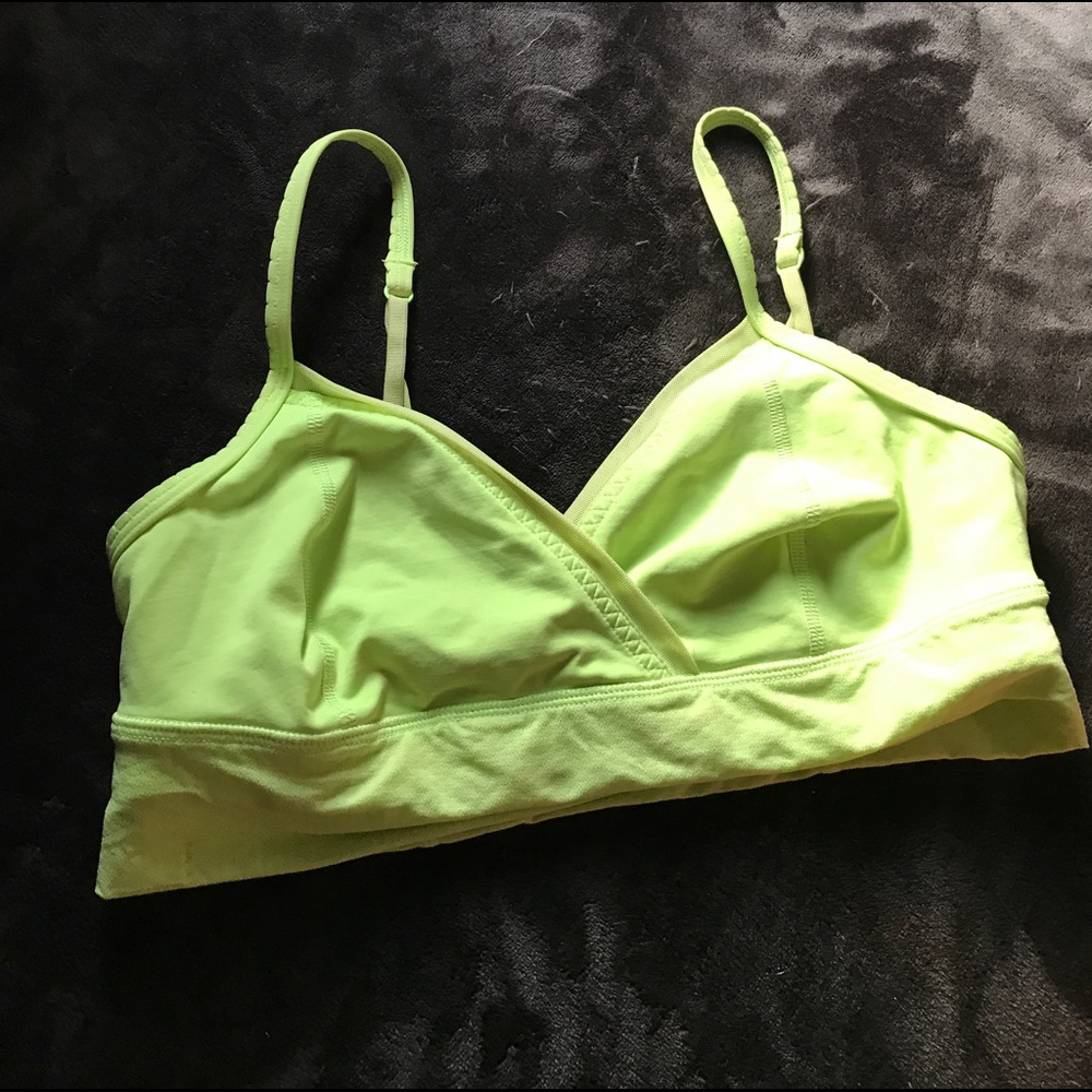 Lululemon sports bra