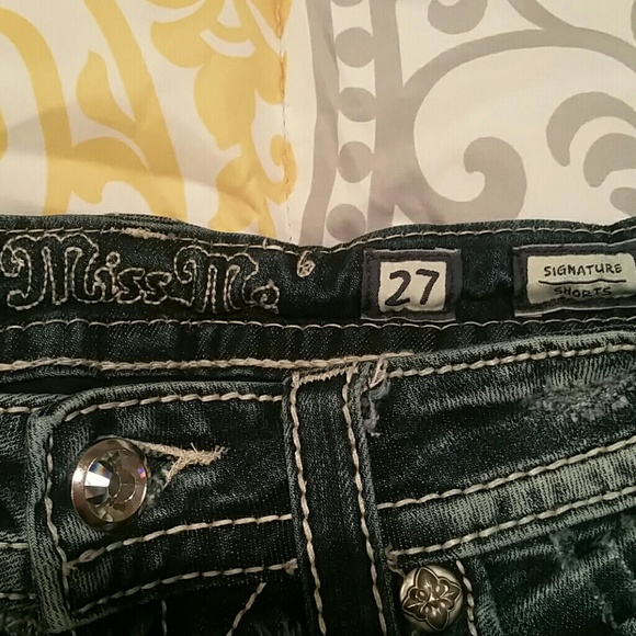 Miss Me shorts bling! Size 27 - Picture 4 of 4