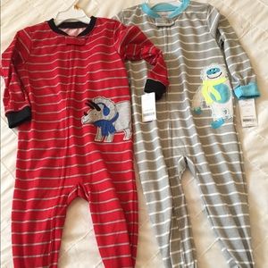 Set of 2! Brand NWT Carter's size 3T footed pjs!
