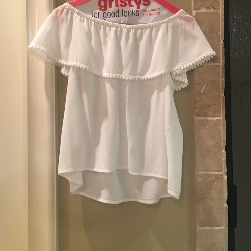 Off the shoulder white top!