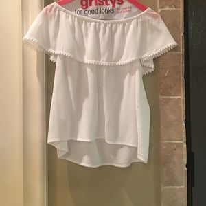 Off the shoulder white top!