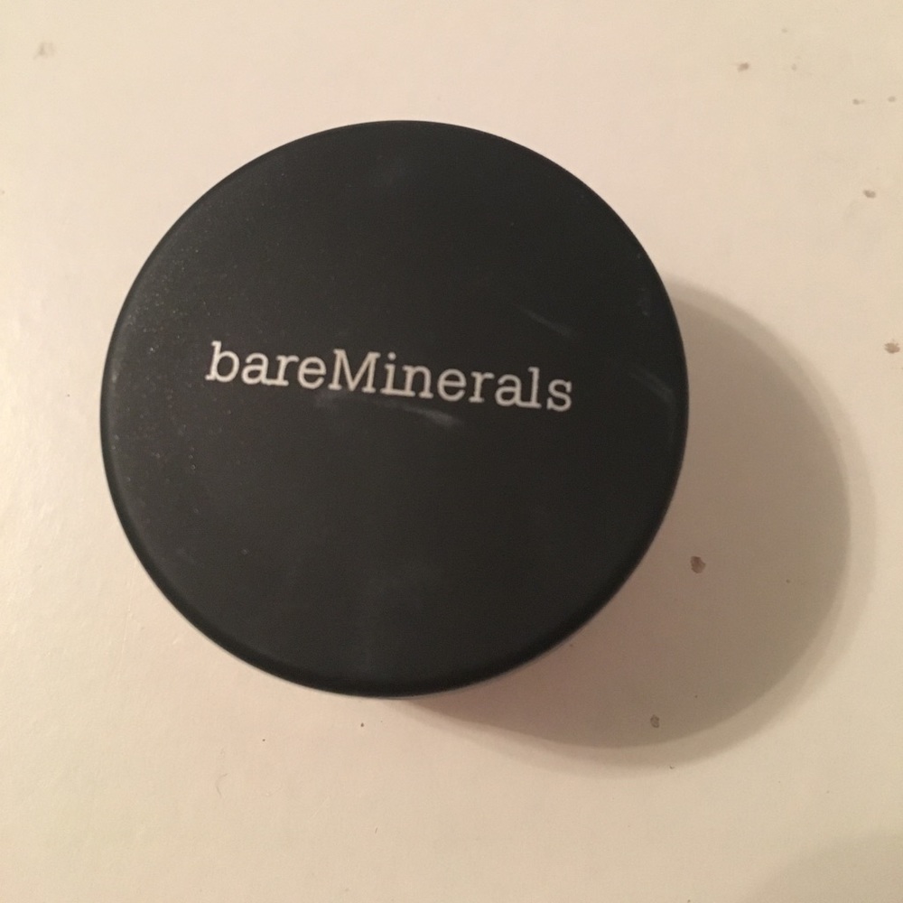 Super Pretty gold dipped bareMinerals eyeshadow