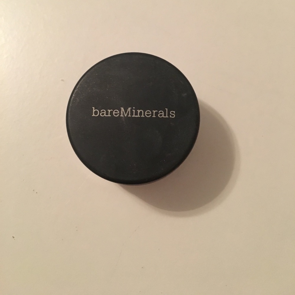 Super Pretty bareMinerals highlighting powder