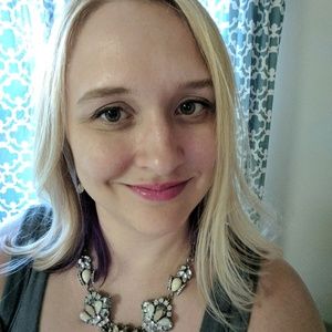 Meet your Posher, Caitlyn