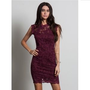 • SANS SOUCI • Mock Neck Lace Sheath • BRAND NEW •