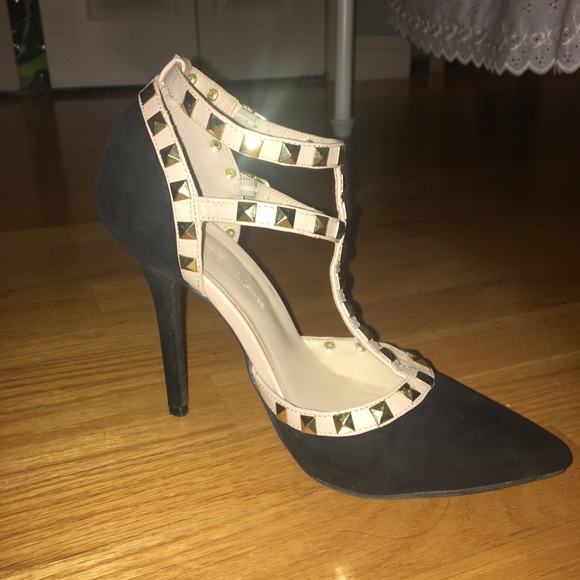 Black 4.5" high black heels - Picture 4 of 6