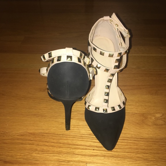 Black 4.5" high black heels - Picture 6 of 6