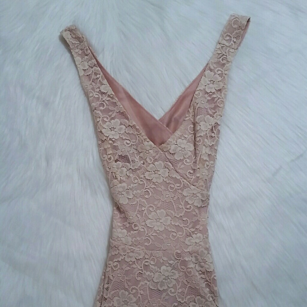 NWT Pink Lace with Criss Cross back! Size M