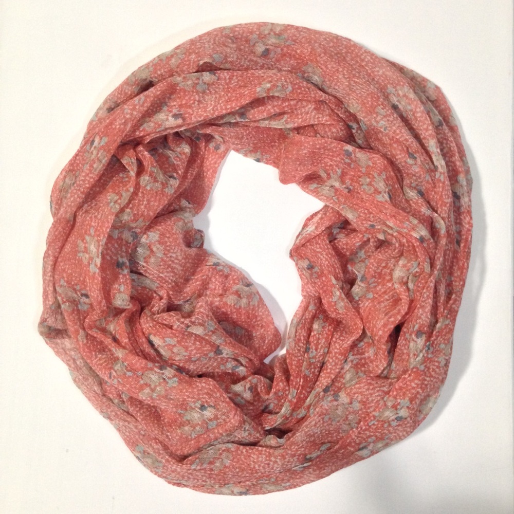 🆕 LOFT Floral Infinity Scarf