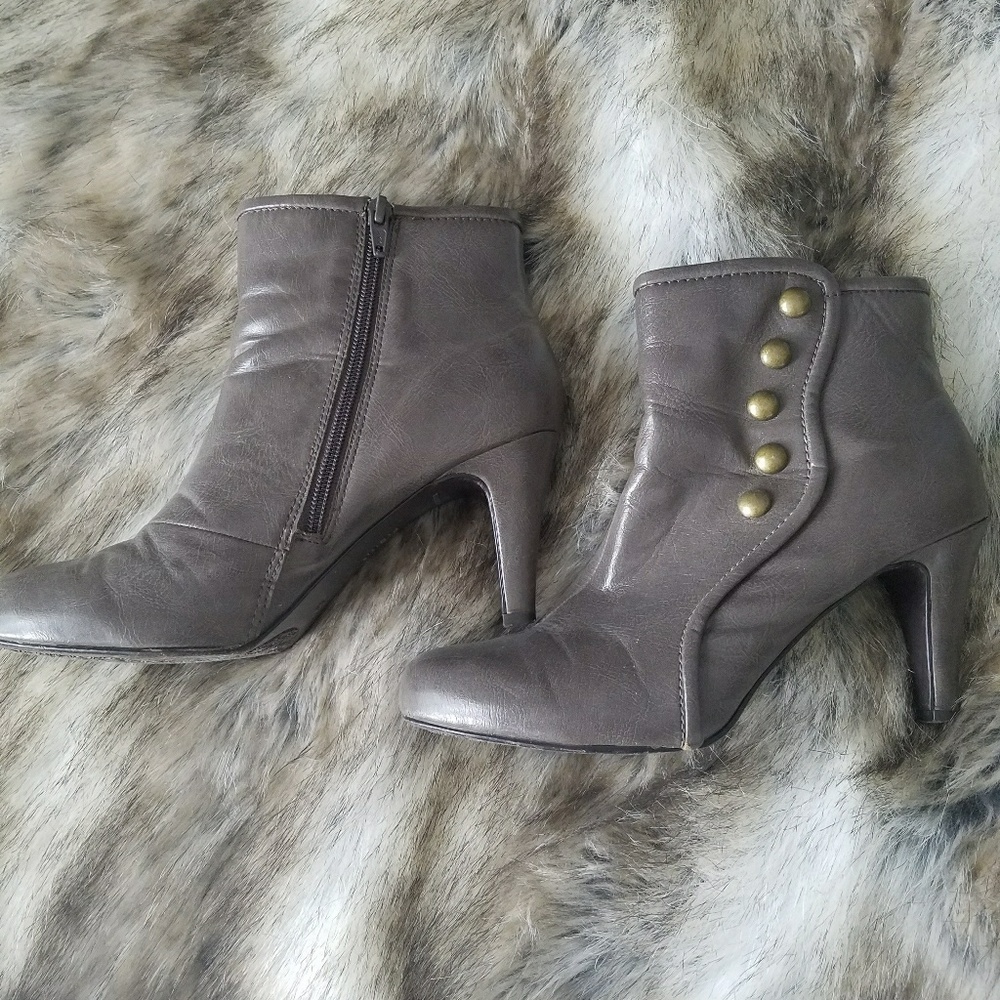 Fioni zip ankle boots