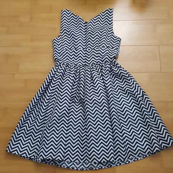 Halogen chevron print fit and flare dress - Picture 6 of 7