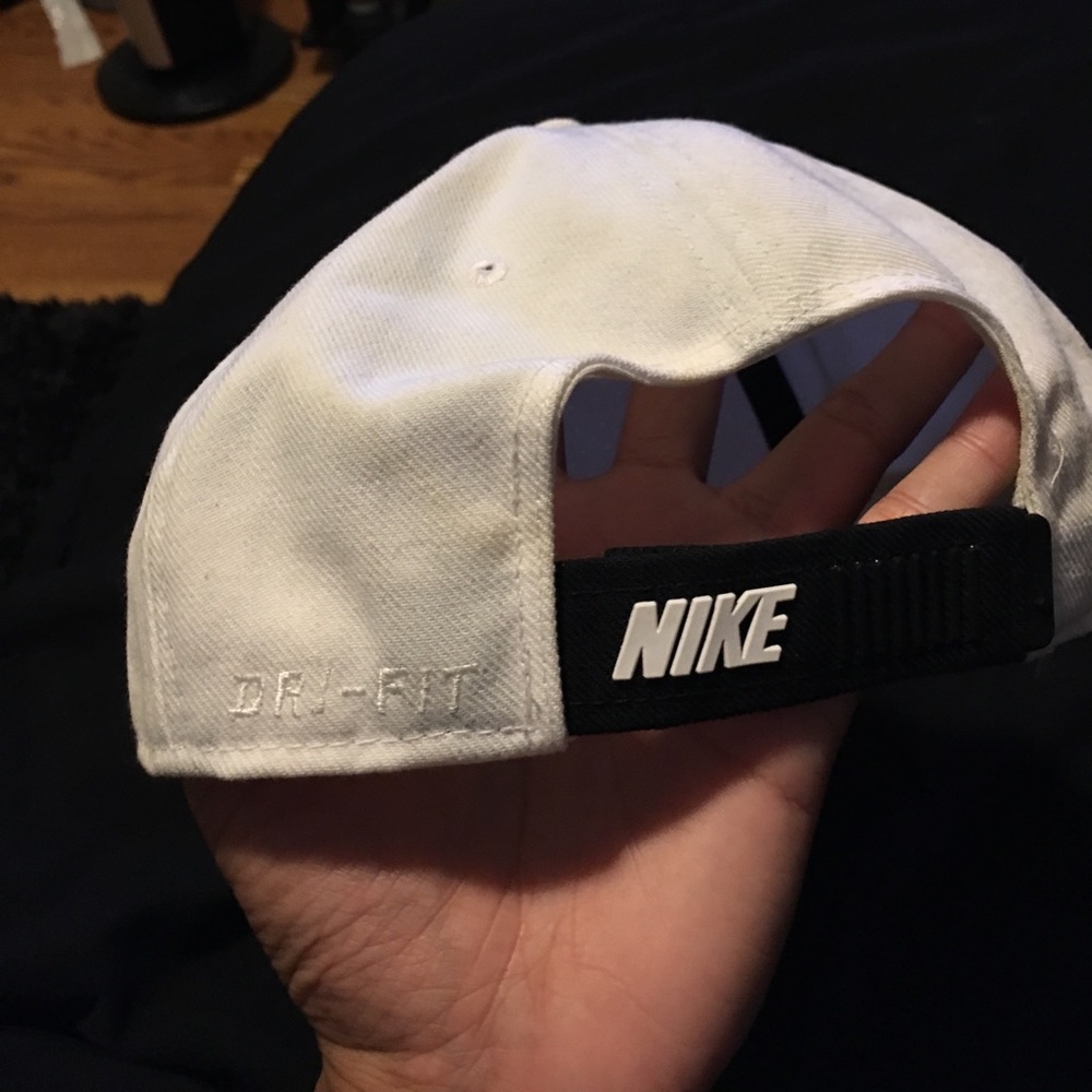 Nike hat - Picture 2 of 5