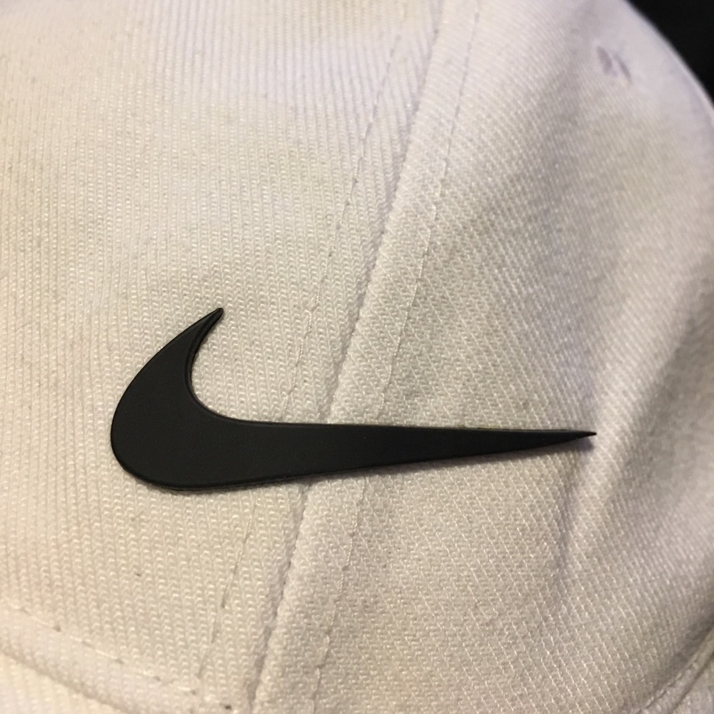 Nike hat - Picture 4 of 5