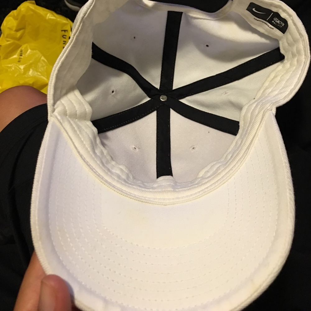 Nike hat - Picture 5 of 5