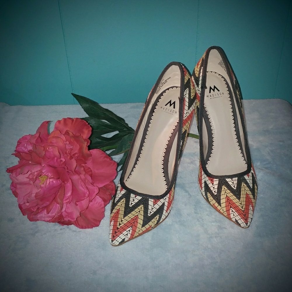 Madison by ShoeDazzle Pumps