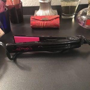 Small travel ed hardy hair straightener