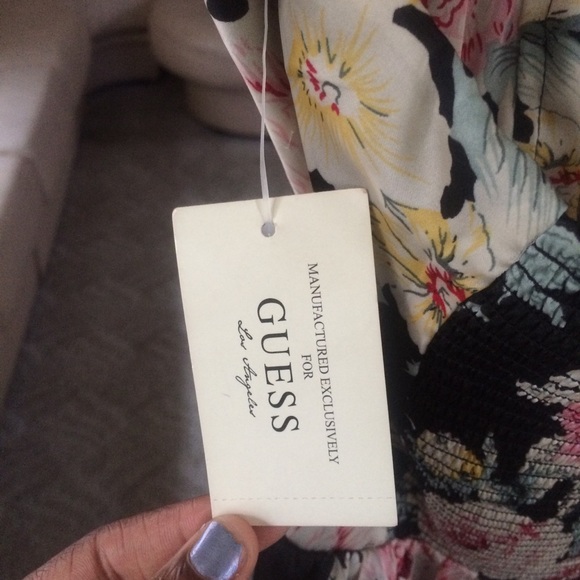 Gorgeous Halter top Floral Dress by Guess - Picture 4 of 4