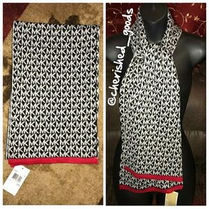 MICHAEL KORS Signature Scarf